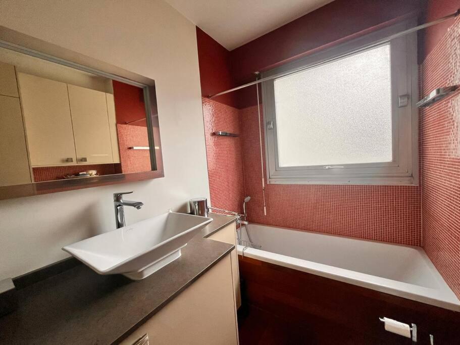 Апартаменти 16Eme - Pres Trocadero, Quartier Prestigieux Париж Екстер'єр фото